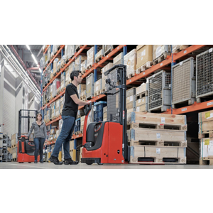 Fenwick-Linde lance les nouveaux gerbeurs accompagnants L10-L16 B