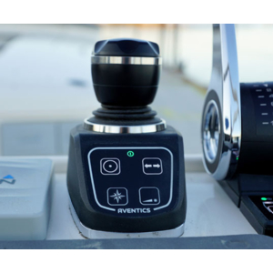 Le système de joystick d’Emerson simplifie les manœuvres des navires