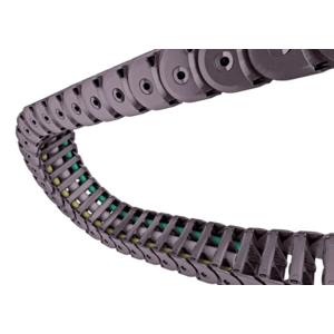 Chaine porte-câbles en plastique pour espaces restreints.