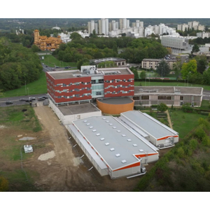 LEGOUPIL industrie conçoit et installe 1420m² de bâtiments métalliques et modulaires en 10 semaines pour l’université d’Evry en location