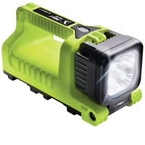 Peli présente la torche 9410 LED, puissante et compacte