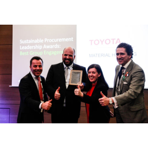 Toyota Material Handling reçoit le prix "BEST GROUP ENGAGEMENT" pour sa démarche de développement durable