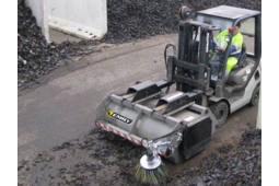 Balayeuse ramasseuse Mely'Clean pour chariot élévateur