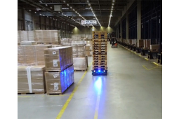 Grâce aux robots mobiles autonomes de MiR, FM Logistic accélère les processus logistiques d'un entrepôt IKEA