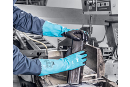 uvex u-chem lance une nouvelle gamme de gants de protection contre les risques chimiques