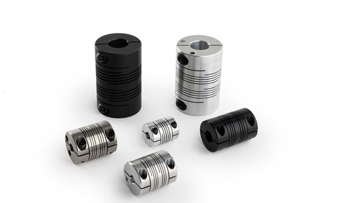 Accouplements flexibles à spire unique pour applications légères