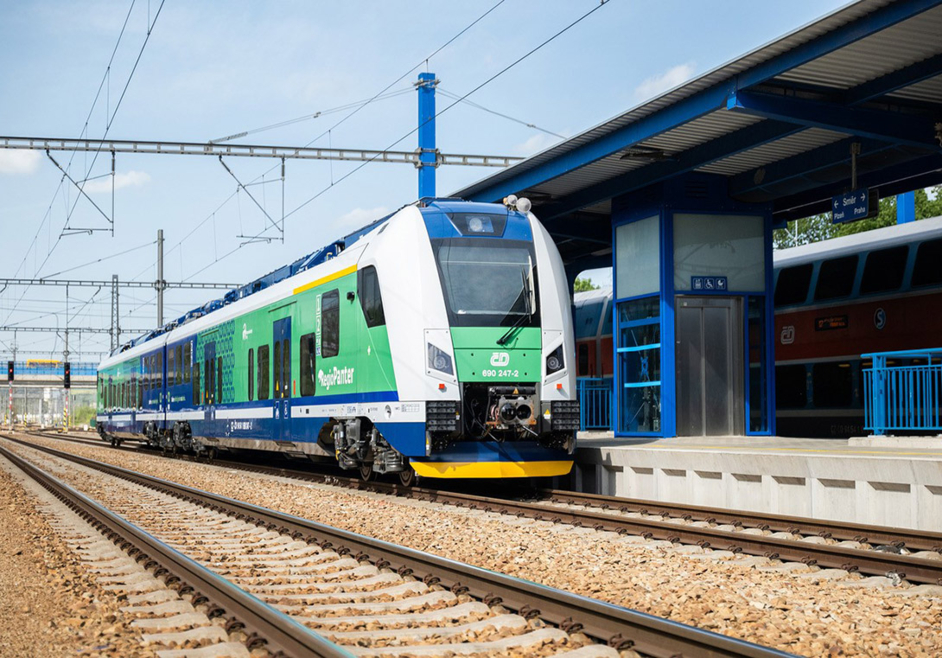 ABB et le Groupe Škoda équipent les chemins de fer tchèques de nouveaux trains électriques à batterie