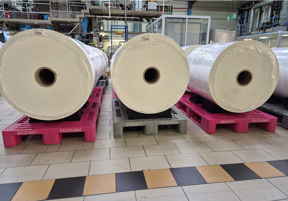 Brodart Packaging a déployé plus de 1.000 palettes plastiques Craemer entièrement personnalisées