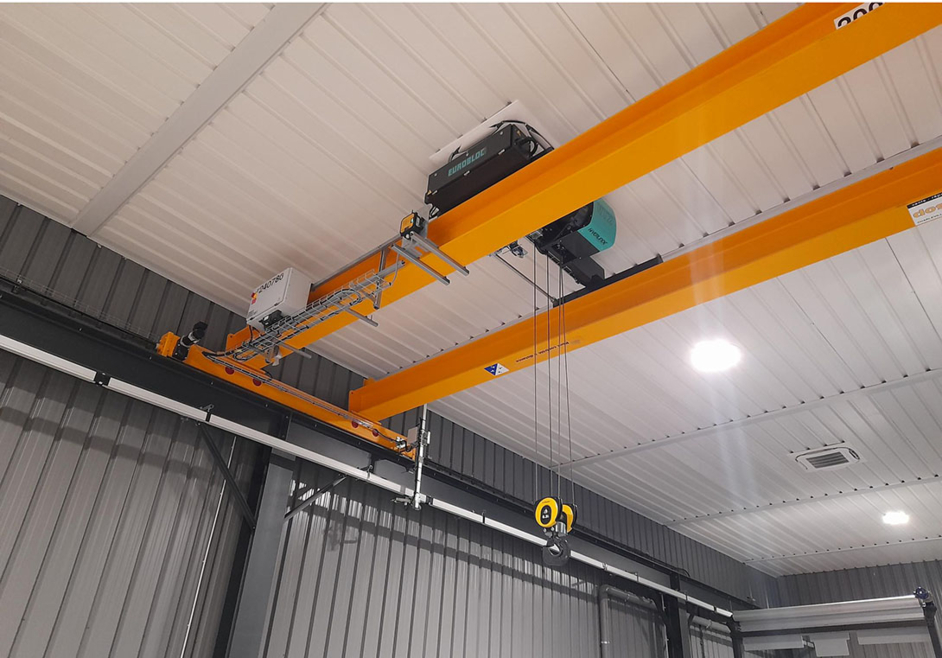 DOSSOT installe d’un pont roulant dans un espace restreint chez DRUMEL Industrie