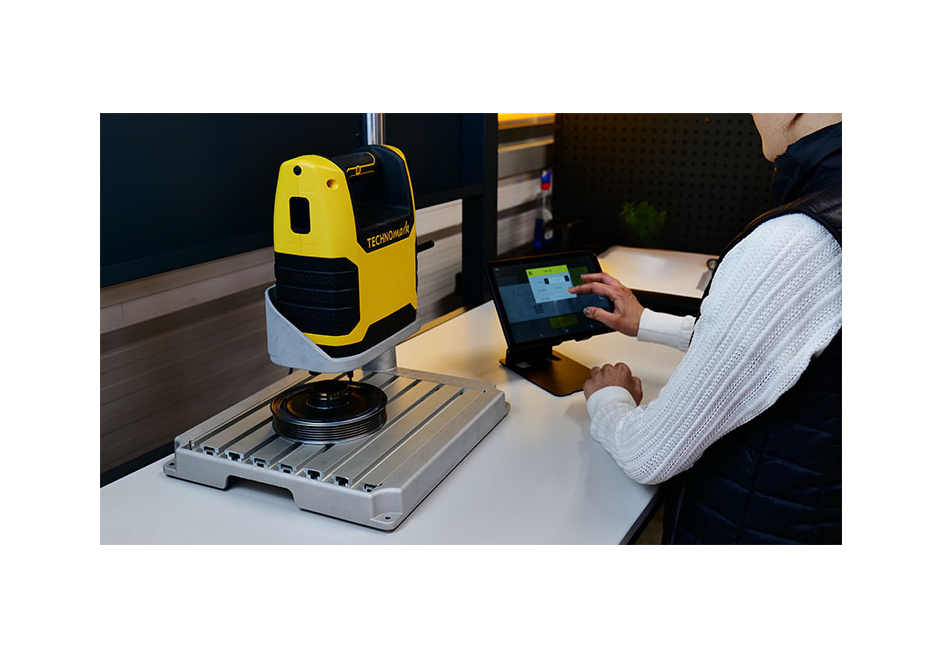 Comby, une nouvelle machine de marquage micro-percussion 2 en 1 pilotée par tablette