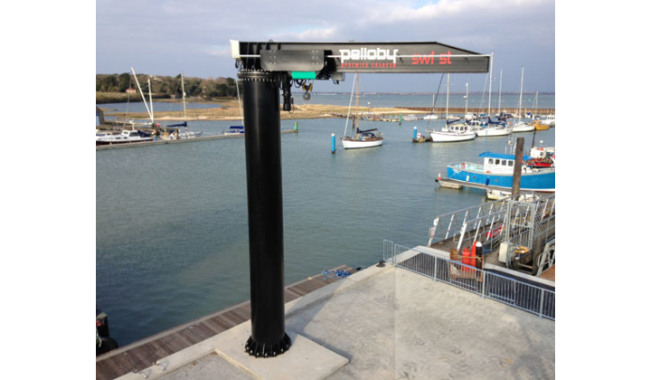 Le port de Yarmouth sur l’Île de Wight s'équipe d'un nouveau palan électrique Verlinde