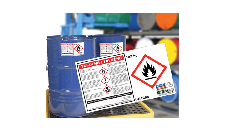 Les étiquettes adhésives 8100GHS, imprimables par transfert thermique ou sur imprimante laser, permettent de vous conformer aux règles spécifiques du Système Général Harmonisé (SGH) de classification et d’étiquetage des produits chimiques.