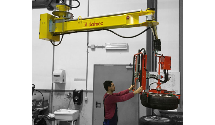 Dalmec développe un manipulateur industriel permettant la prise et la manipulation manuelle de roues