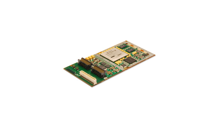 La première carte mezzanine XMC durcie offrant le choix entre trois FPGA Virtex™-5 de Xilinx® 