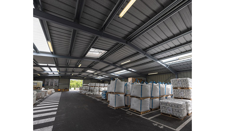 Legoupil Industrie installe un second entrepôt industriel chez le spécialiste du recyclage des déchets réfractaires.
