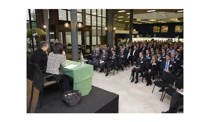 Le président de NIDEC s’adresse aux employés de Leroy-Somer