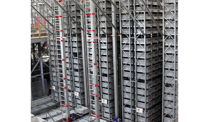 Sinteplast double sa capacité de préparation de commandes grâce à ULMA Handling Systems