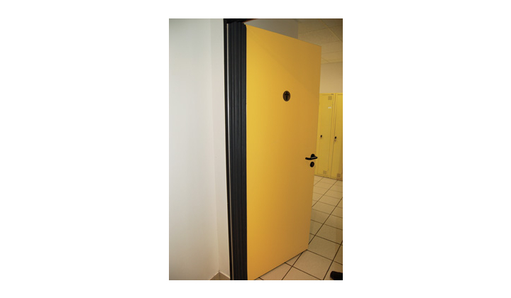 GAROMIN® : un dispositif anti-pince doigts pour portes industrielles -  Protection des mains