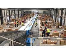 Système de convoyage pour cartons, colis, caisses ou bacs