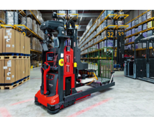 ROSSMANN adopte le chariot de préparation de commande automatisée RoCaP de Fenwick-Linde