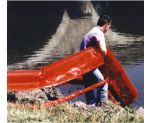 Barrage flottant anti pollution pour plan d'eau