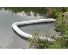 Barrage absorbant pour hydrocarbures