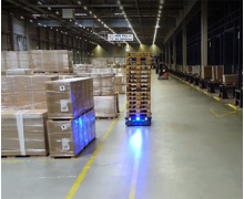 Grâce aux robots mobiles autonomes de MiR, FM Logistic accélère les processus logistiques d'un entrepôt IKEA
