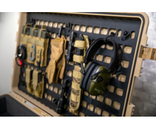 Panneau Peli™ EZ-Click™ MOLLE , le système de montage à détachement rapide pour valise de transport