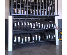 Carrousel vertical pour stockage de pneus et roues