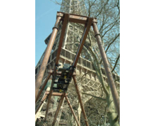 Des palans VERLINDE pour la manutention du système hydraulique des ascenseurs de la Tour Eiffel.